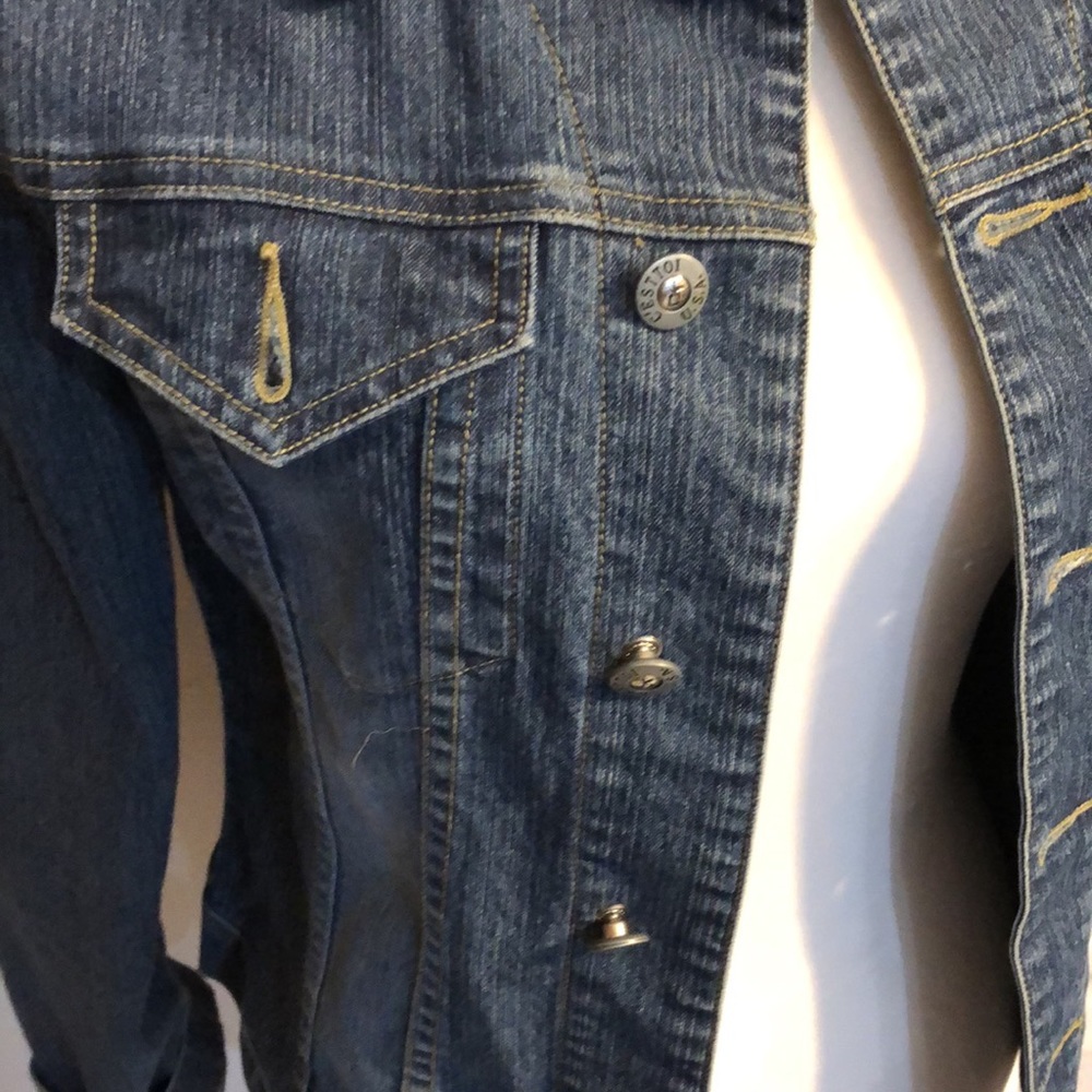 $35 🌞Vintage Jean Jacket
